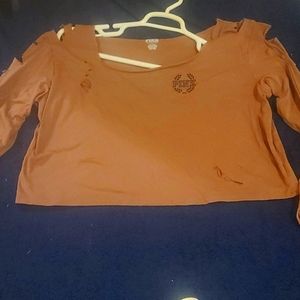 Ripped long sleeve hang on the shoulder shirt